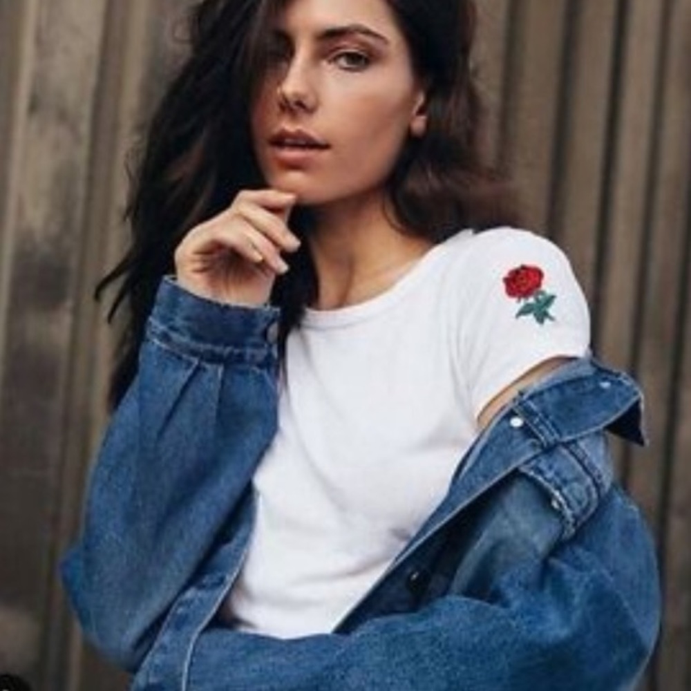 White rose crop top